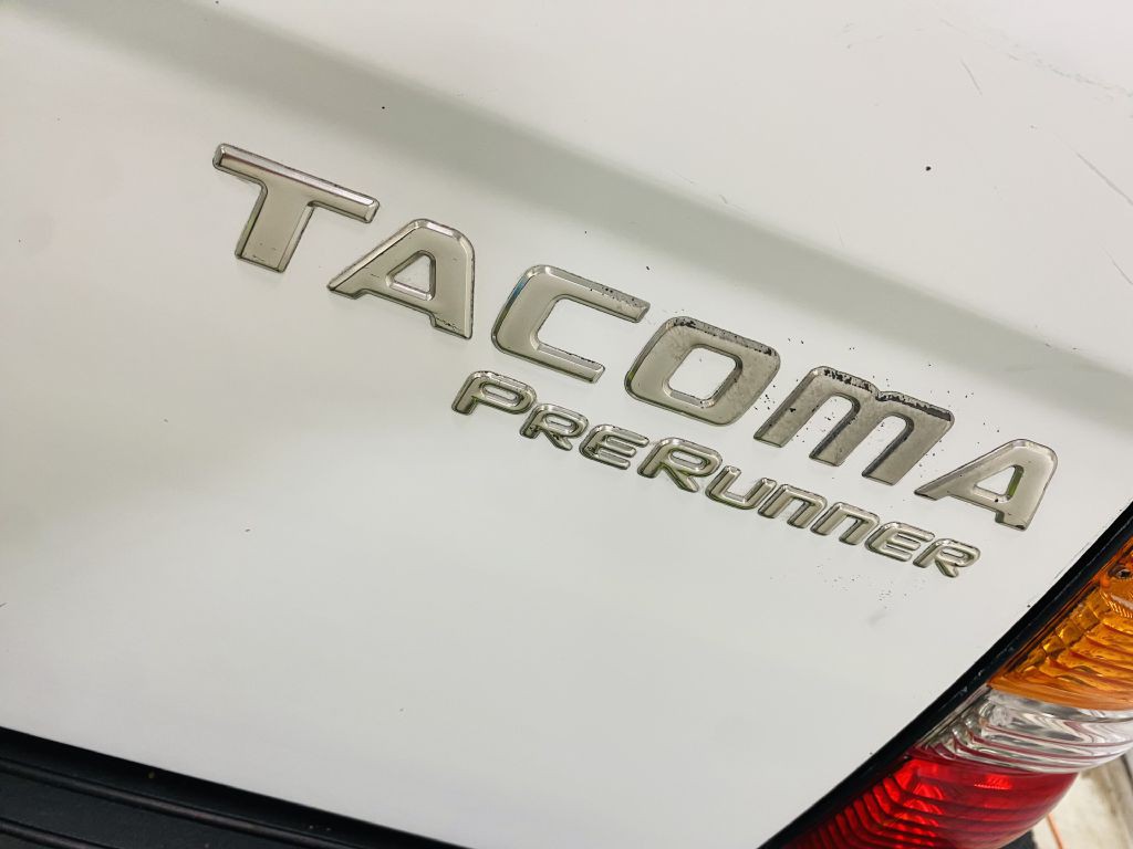 2001 Toyota Tacoma Image 24