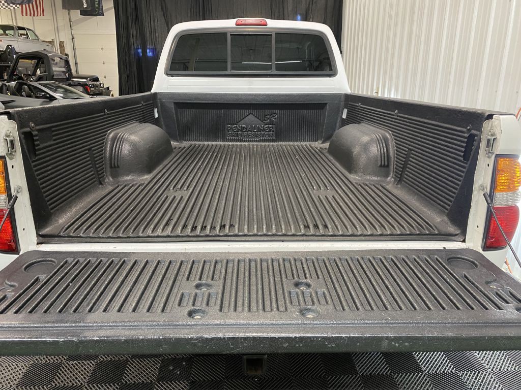 2001 Toyota Tacoma Image 8