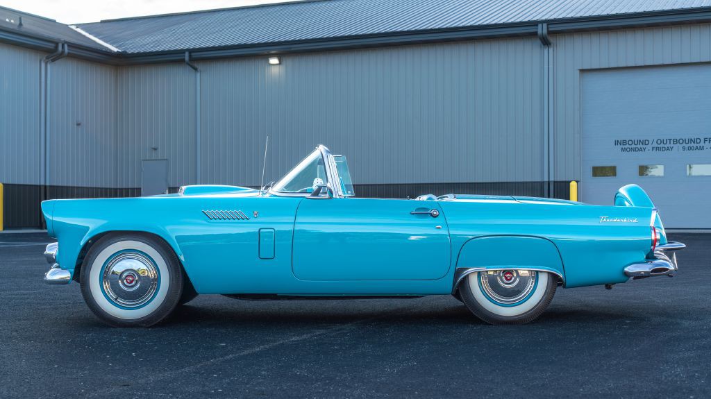 1956 Ford Thunderbird Image 2