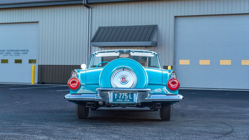 1956 Ford Thunderbird Image 4