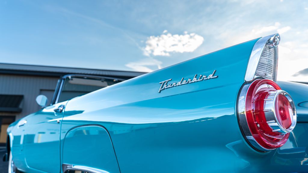1956 Ford Thunderbird Image 10