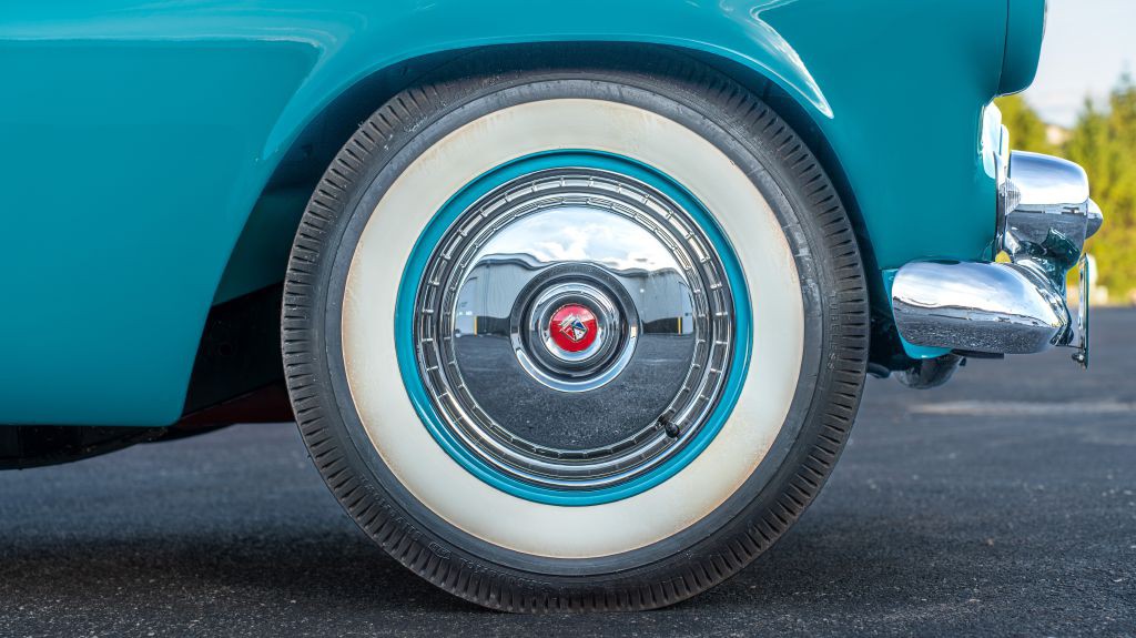 1956 Ford Thunderbird Image 12