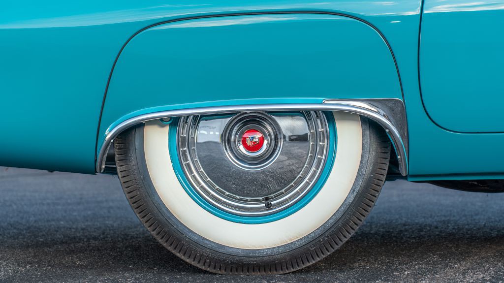 1956 Ford Thunderbird Image 13