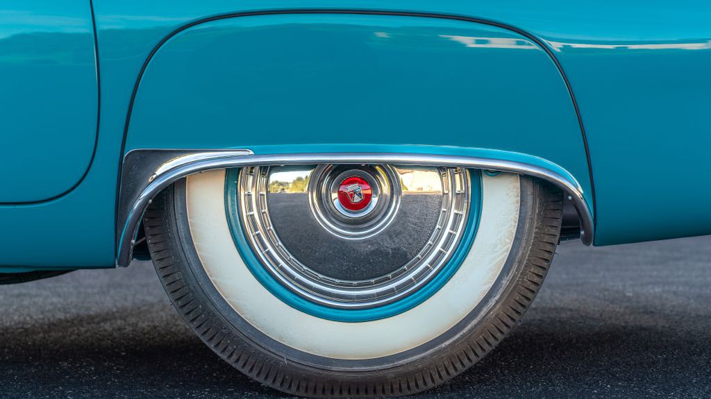 1956 Ford Thunderbird Image 14