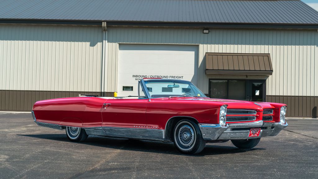 1966 Pontiac Bonneville Image 1