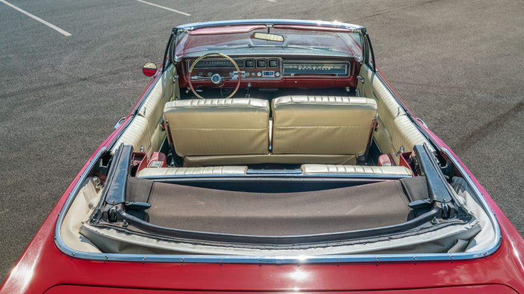 1966 Pontiac Bonneville Image 14