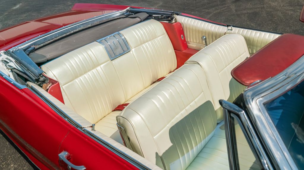 1966 Pontiac Bonneville Image 16