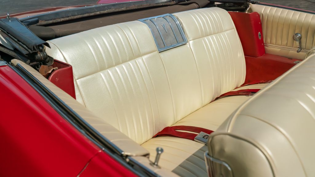 1966 Pontiac Bonneville Image 17