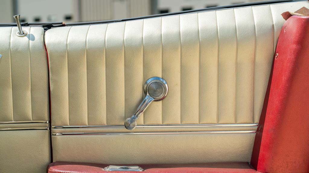 1966 Pontiac Bonneville Image 19