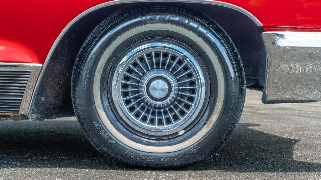 1966 Pontiac Bonneville Image 25