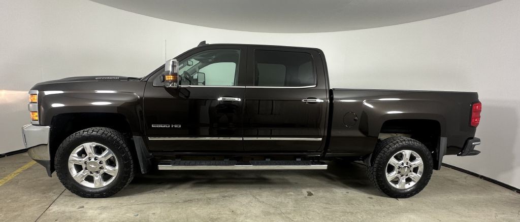 2019 Chevrolet Silverado 1500 Image 2