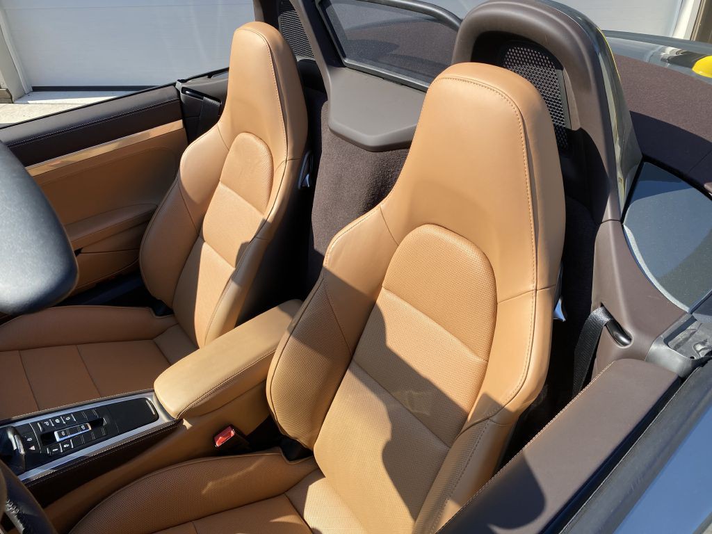 2022 Porsche Boxster Image 16