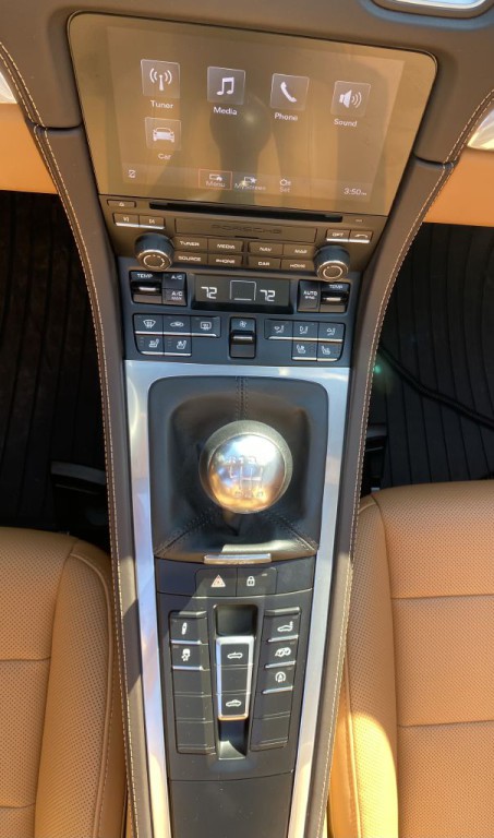 2022 Porsche Boxster Image 17