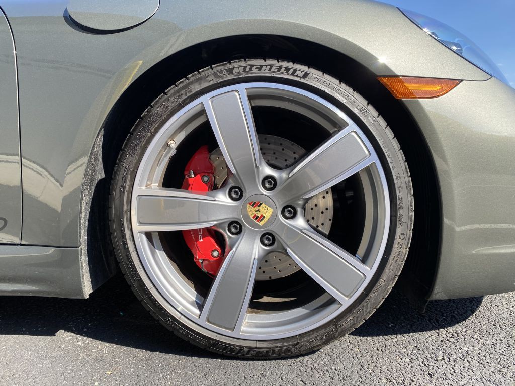 2022 Porsche Boxster Image 37