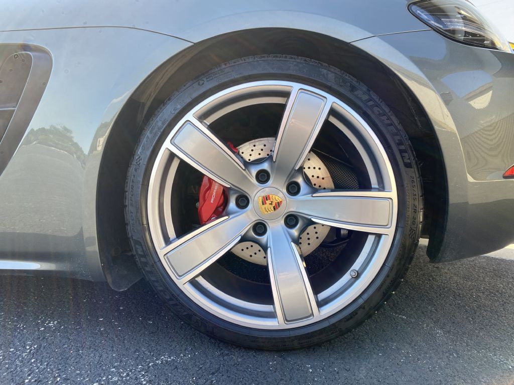 2022 Porsche Boxster Image 38