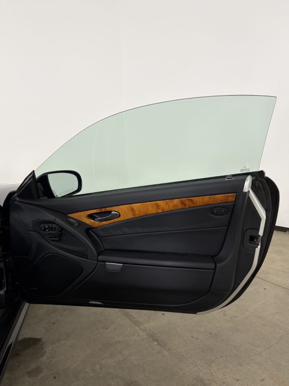 2009 Mercedes-Benz SL-Class Image 16