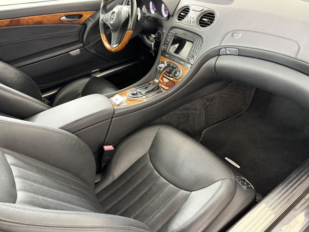 2009 Mercedes-Benz SL-Class Image 17
