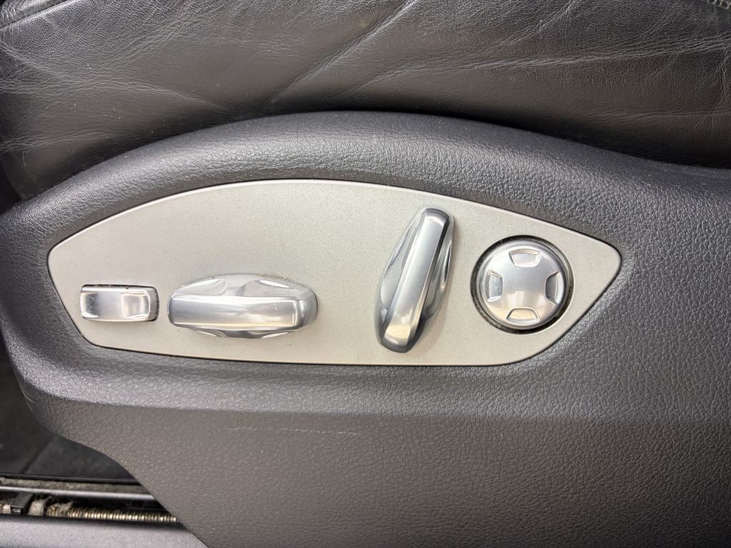 2015 Porsche Macan Image 9