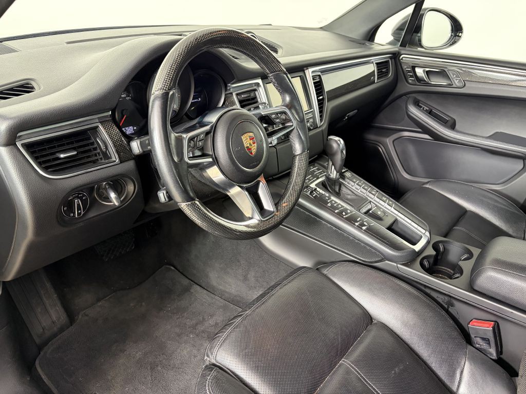 2015 Porsche Macan Image 13
