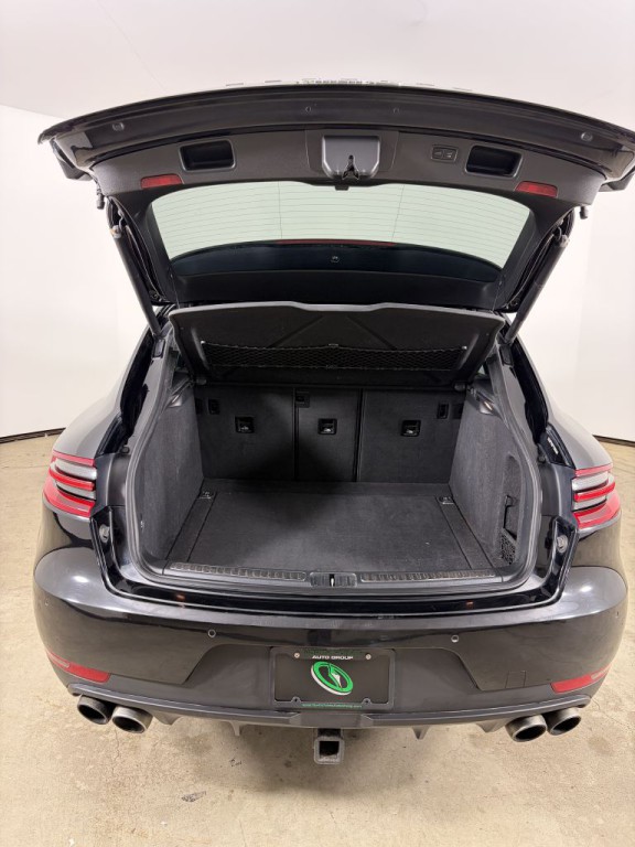 2015 Porsche Macan Image 21