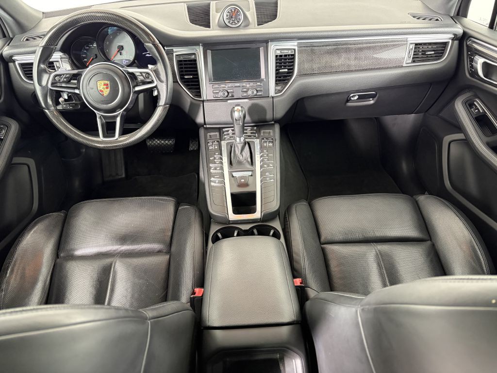 2015 Porsche Macan Image 23