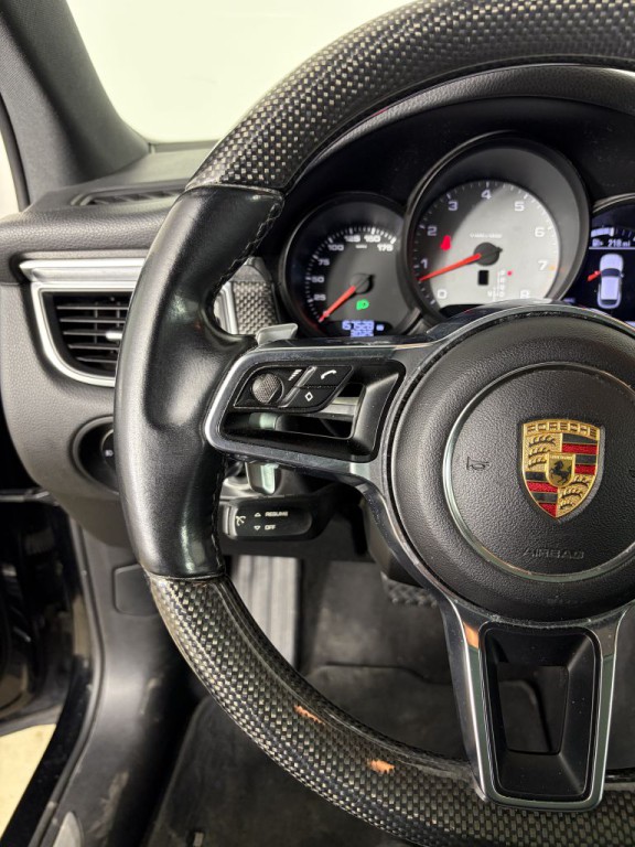 2015 Porsche Macan Image 27