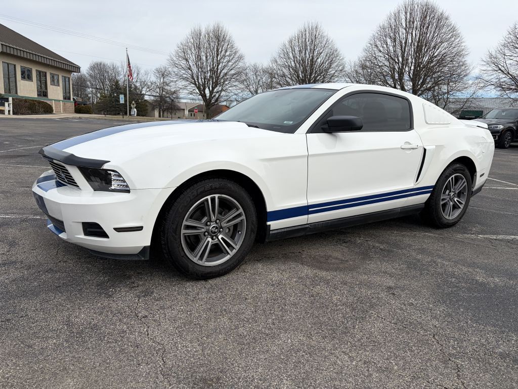 2010 Ford Mustang Image 1