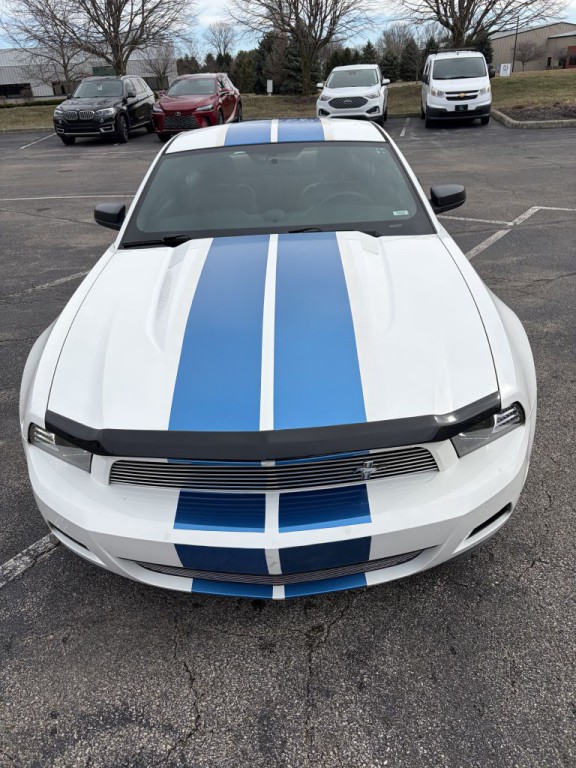 2010 Ford Mustang Image 2