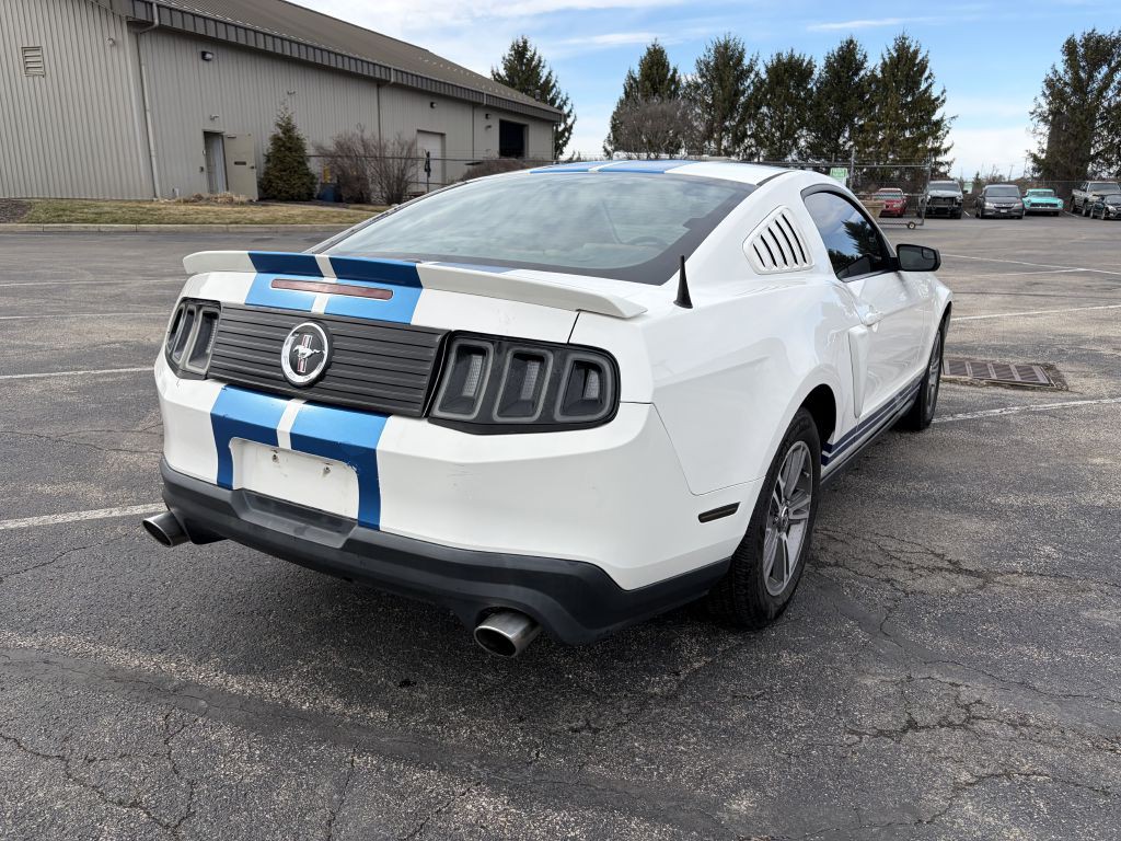 2010 Ford Mustang Image 3