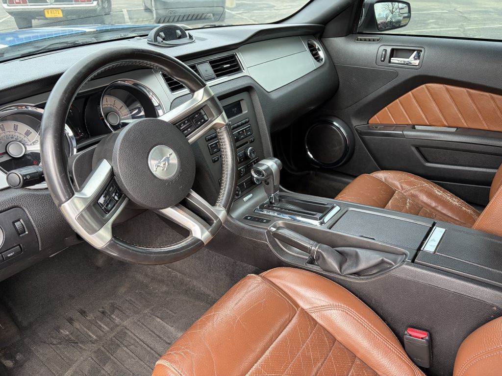 2010 Ford Mustang Image 5