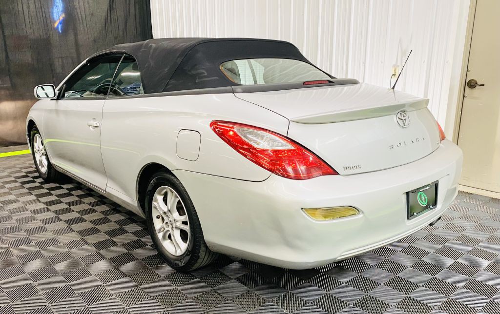 2008 Toyota Camry Image 5