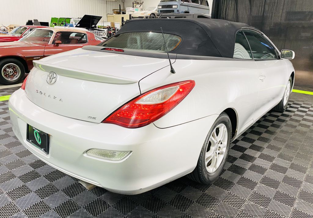 2008 Toyota Camry Image 8