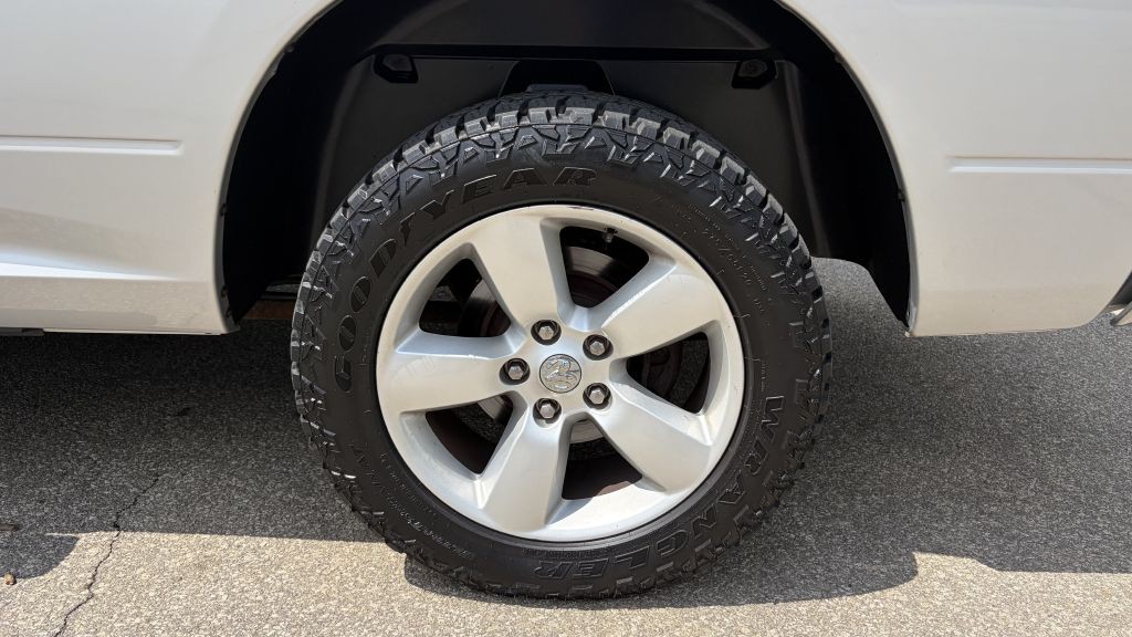 2015 RAM 1500 Image 3