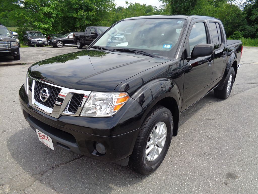 2021 Nissan Frontier Image 1