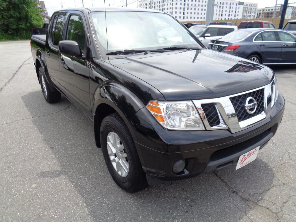 2021 Nissan Frontier Image 2