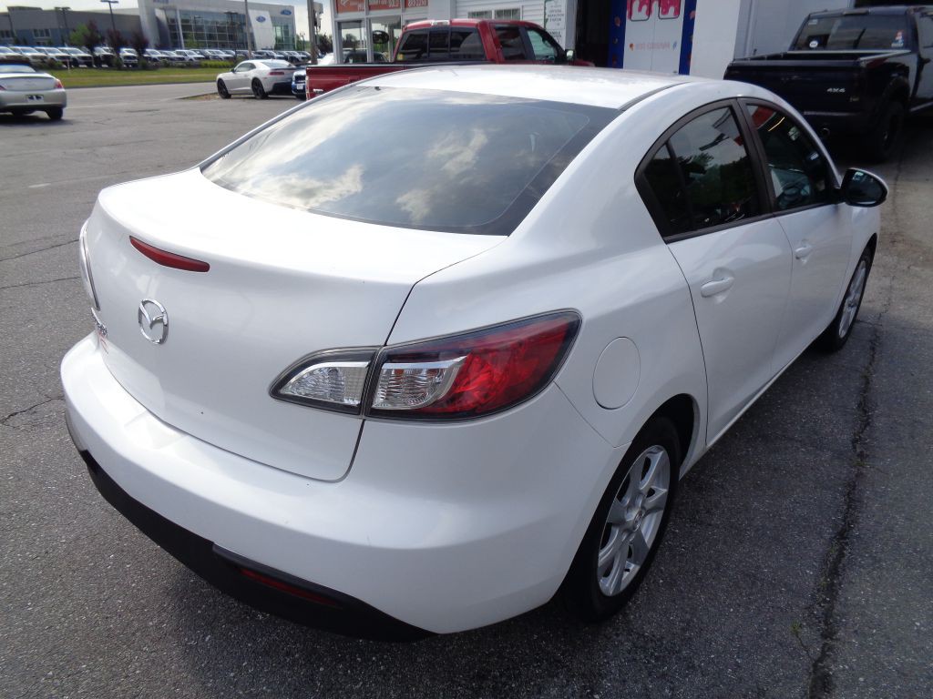 2010 Mazda Mazda3 Image 3
