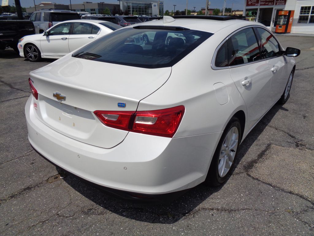 2016 Chevrolet Malibu Image 3