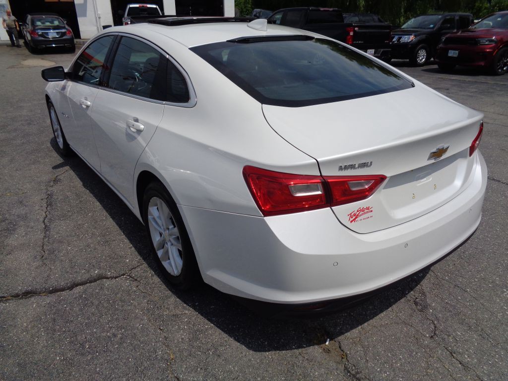 2016 Chevrolet Malibu Image 4