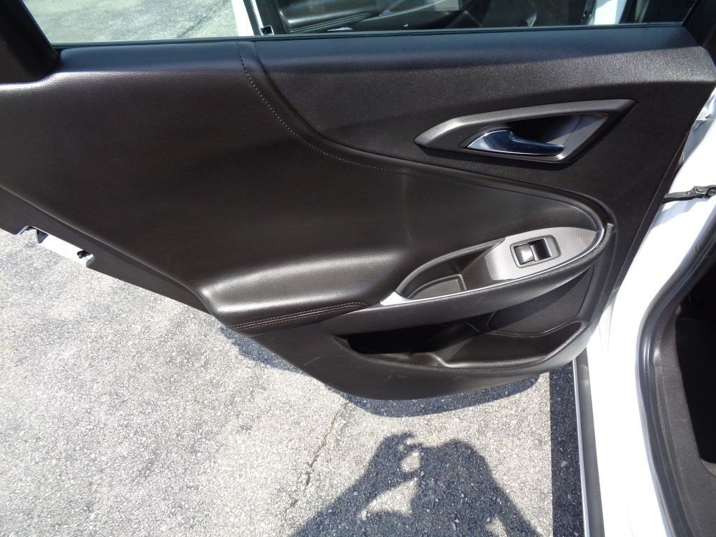 2016 Chevrolet Malibu Image 19