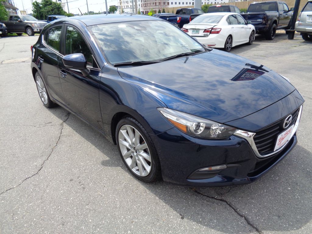 2017 Mazda Mazda3 Image 2