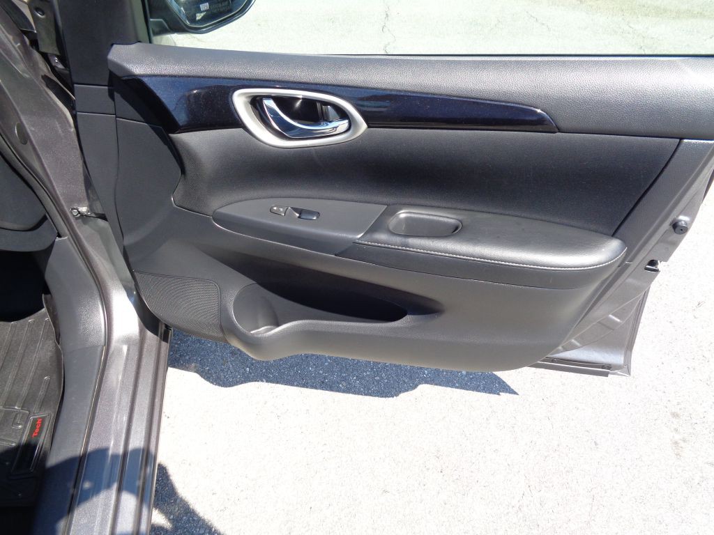 2016 Nissan Sentra Image 25