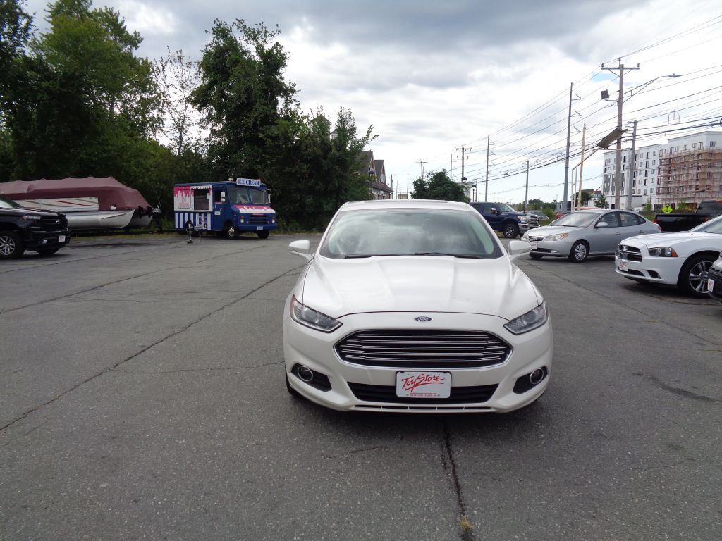 2016 Ford Fusion Image 2