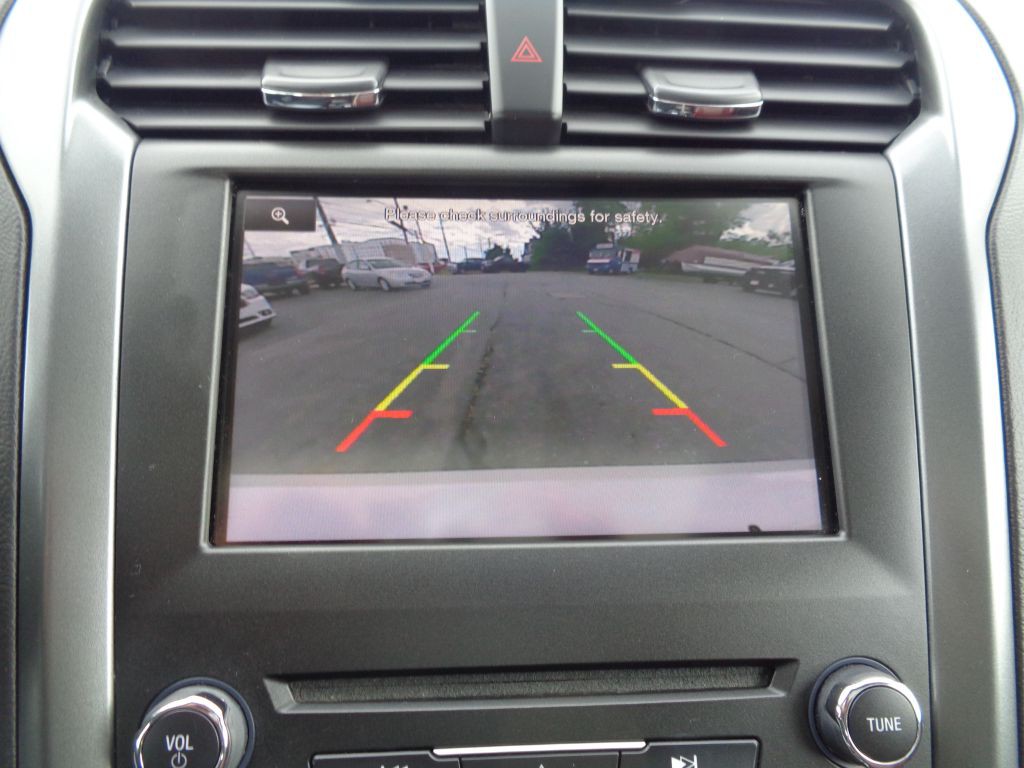 2016 Ford Fusion Image 18