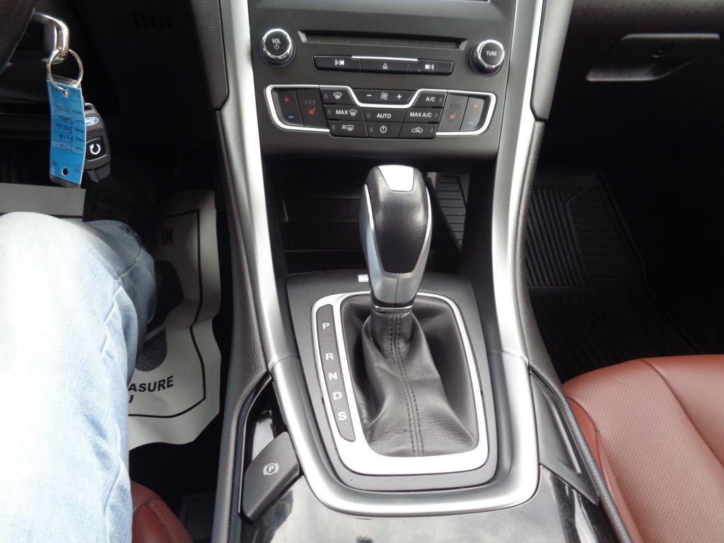 2016 Ford Fusion Image 19