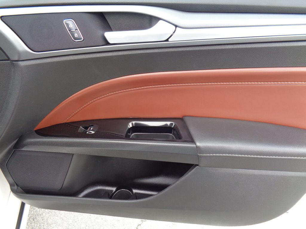 2016 Ford Fusion Image 21