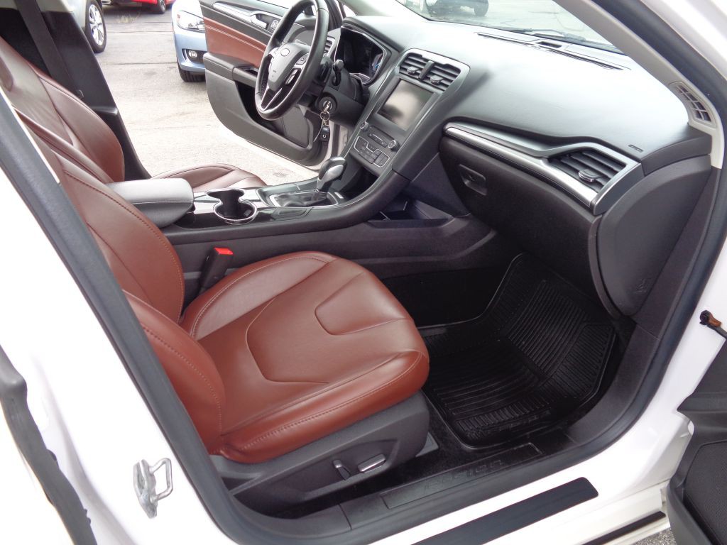 2016 Ford Fusion Image 22