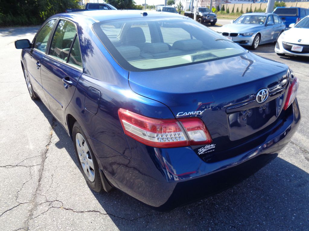 2011 Toyota Camry Image 4