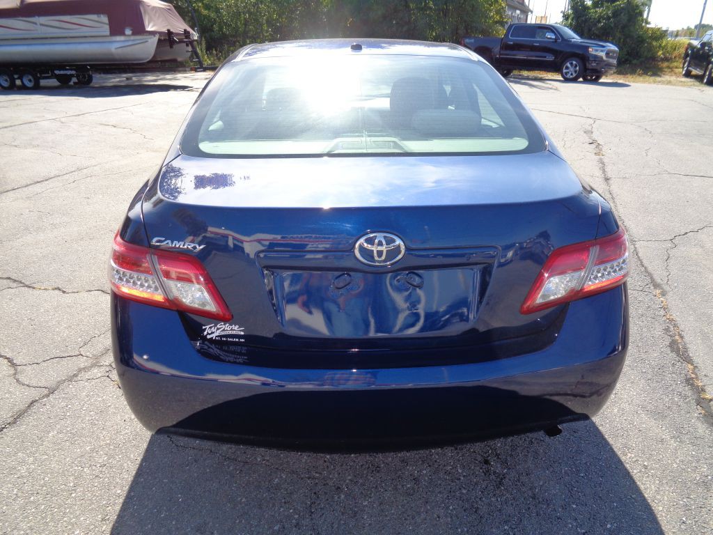 2011 Toyota Camry Image 8