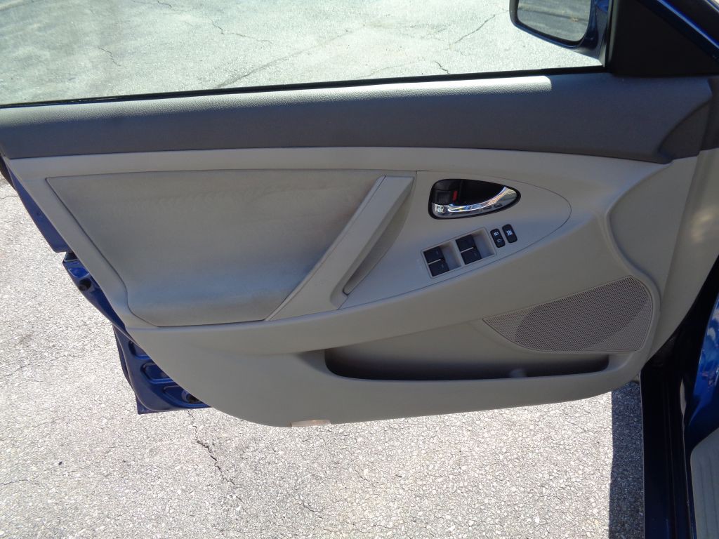 2011 Toyota Camry Image 13