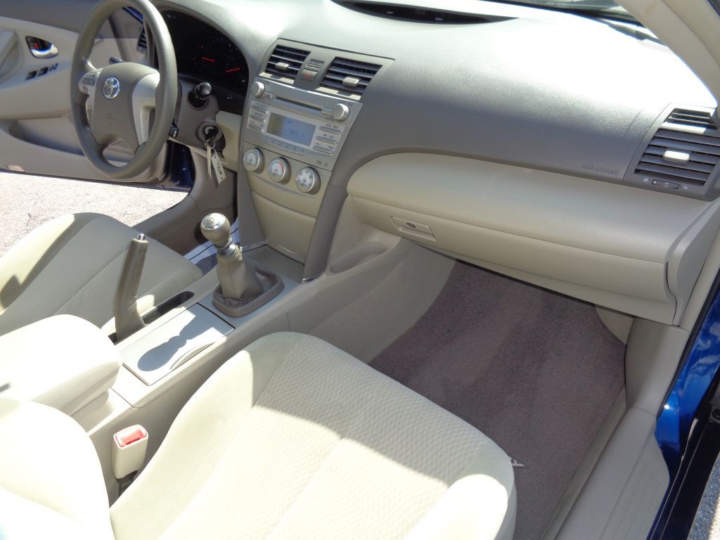2011 Toyota Camry Image 24